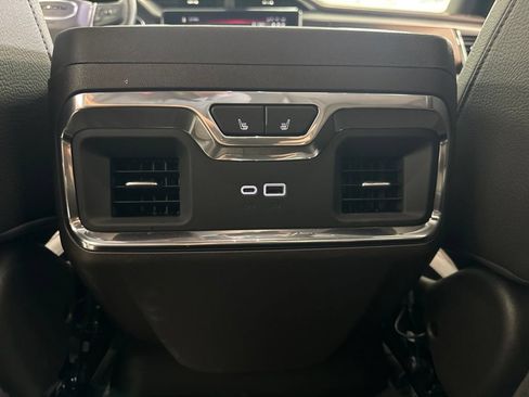 Used 2025 GMC Sierra 1500 Denali w/ Technology Package AWD/4WD image 11