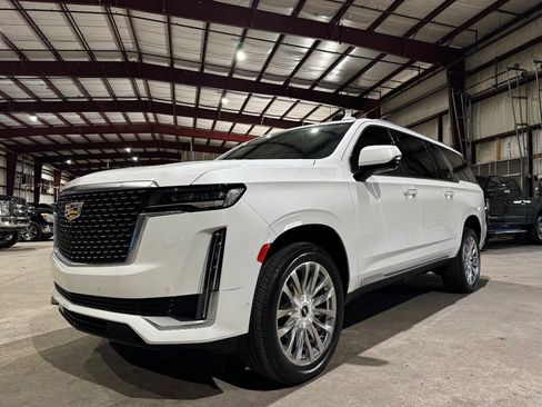 Used 2021 Cadillac Escalade ESV Premium Luxury image 9