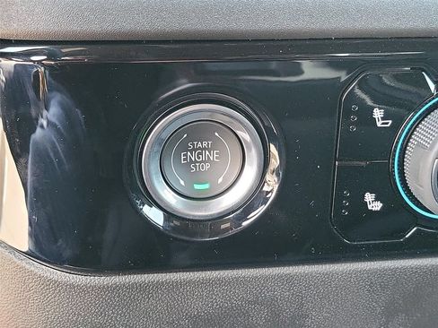 Used 2023 Chevrolet Silverado 1500 RST AWD/4WD image 9