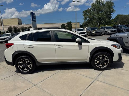 Used 2019 Subaru Crosstrek 2.0i Premium w/ Moonroof Package AWD/4WD image 5