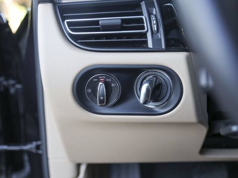 Certified 2026 Porsche Macan AWD/4WD image 20