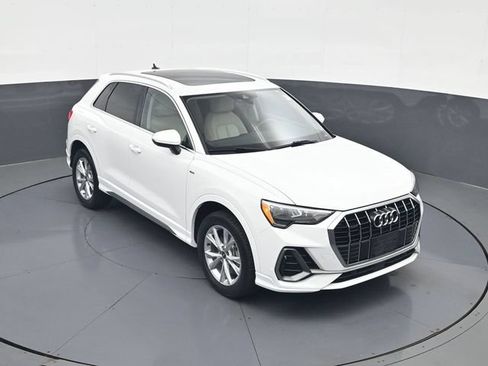 Used 2021 Audi Q3 2.0T Premium w/ Convenience Package AWD/4WD image 15