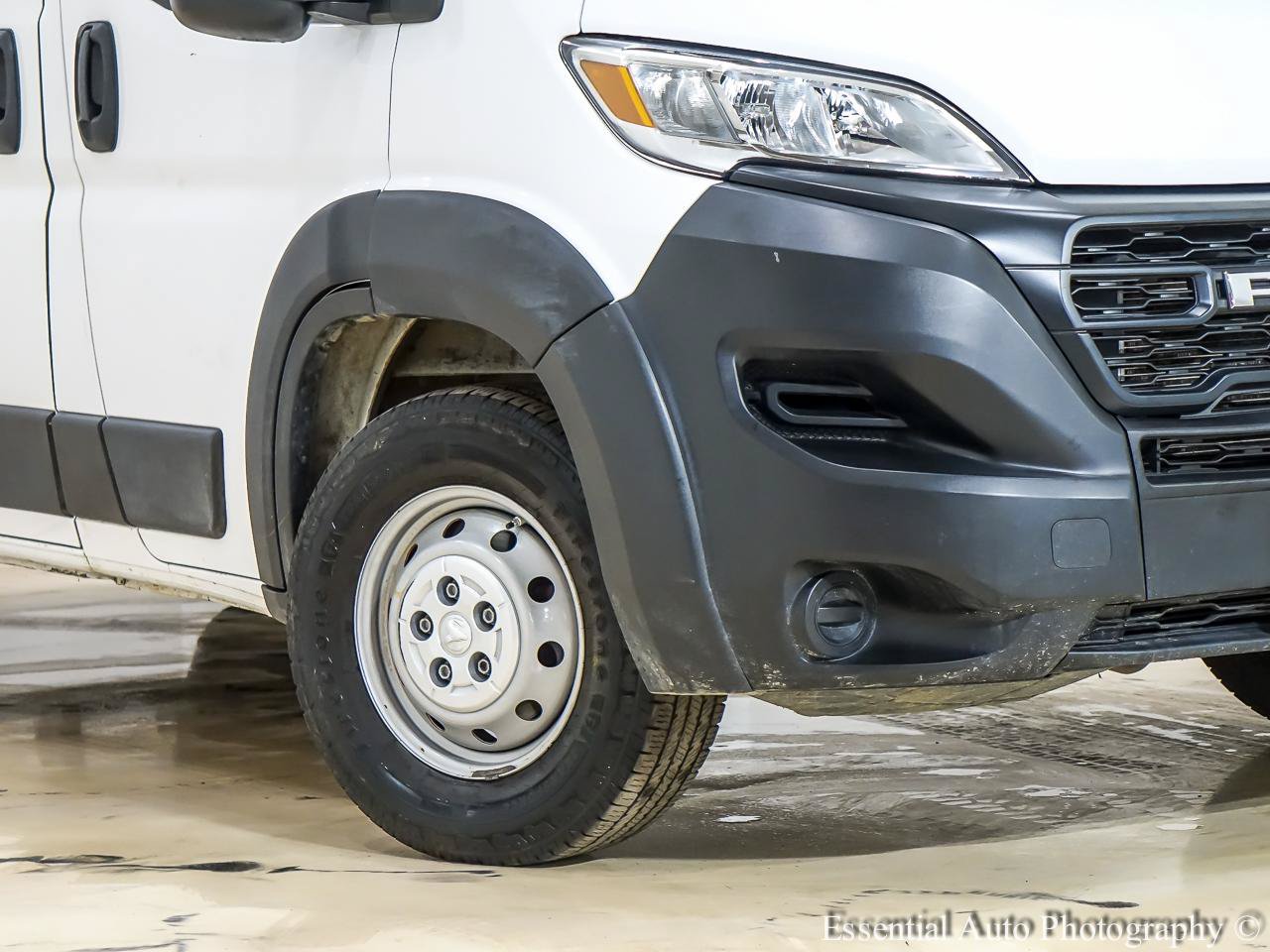 Used 2023 RAM ProMaster 2500 FWD image 3