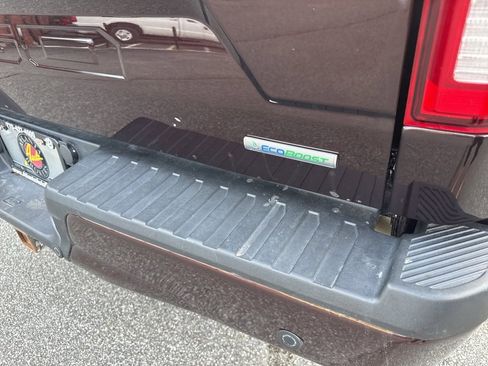 Used 2018 Ford F150 Lariat w/ Equipment Group 502A Luxury image 21