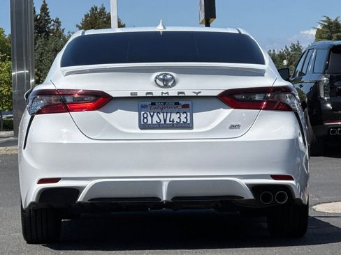 Used 2022 Toyota Camry SE FWD image 6