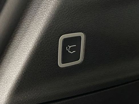 New 2026 Chrysler Pacifica Limited w/ Trailer Tow Group image 16