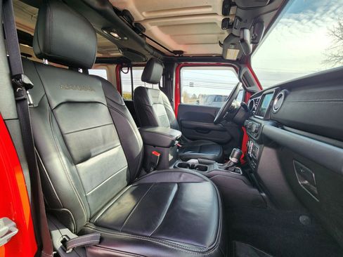 Used 2018 Jeep Wrangler Unlimited Sahara image 41