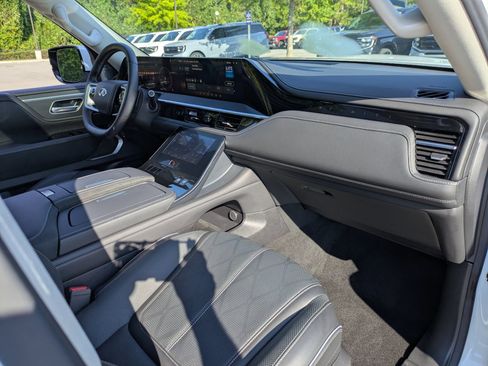Used 2025 INFINITI QX80 Sensory AWD/4WD image 39