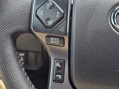 Used 2023 Toyota Tacoma TRD Off-Road w/ TRD Premium Off Road Package image 33