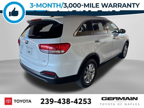 Used 2016 Kia Sorento LX image 9