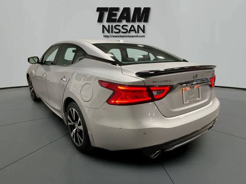 Used 2017 Nissan Maxima SR w/ Midnight Edition image 4