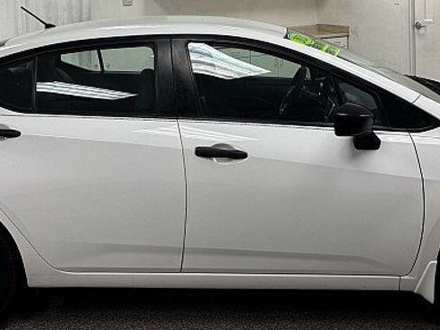 Used 2020 Nissan Versa S image 4
