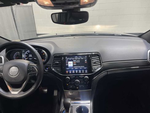 Used 2019 Jeep Grand Cherokee Limited AWD/4WD image 10