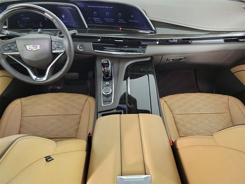 Used 2023 Cadillac Escalade ESV Premium Luxury image 15