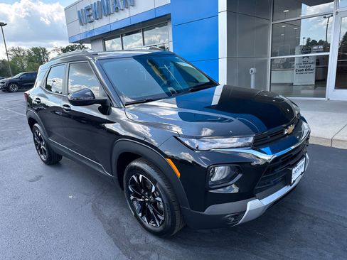 Used 2023 Chevrolet TrailBlazer LT FWD image 1
