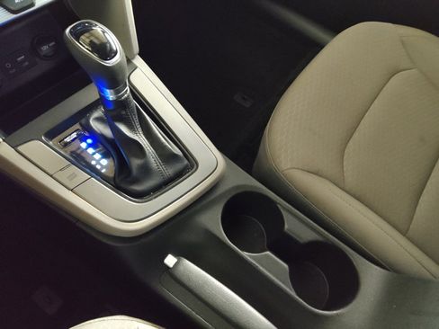 Used 2020 Hyundai Elantra SEL image 26