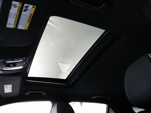 Used 2024 Mercedes-Benz GLE 450 4MATIC w/ AMG Line Exterior image 9