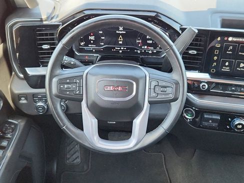 Used 2025 GMC Sierra 1500 SLT image 12