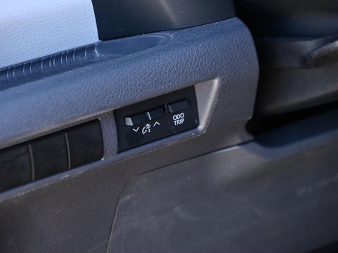 Used 2023 Toyota Sienna XLE image 26