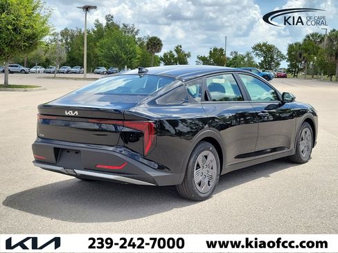New 2026 Kia K4 FWD image 6