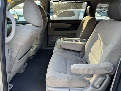 Used 2016 Honda Odyssey SE image 18