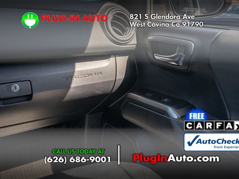 Used 2021 Toyota Tacoma TRD Sport w/ Technology Package image 23