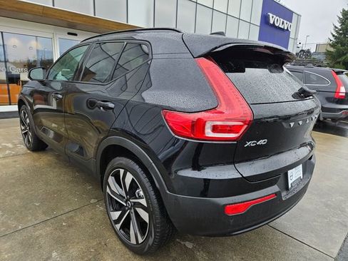 Certified 2024 Volvo XC40 B5 Plus w/ Protection Package Premier image 7