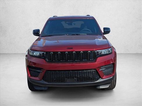 New 2025 Jeep Grand Cherokee Altitude image 2