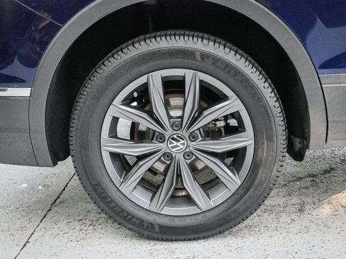 Used 2022 Volkswagen Tiguan SE AWD/4WD image 13