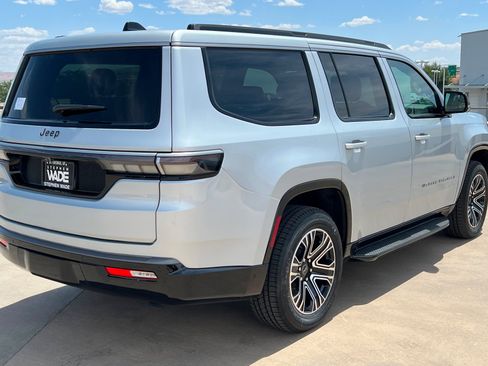 New 2026 Jeep Grand Wagoneer 4WD w/ Premium Group I image 5