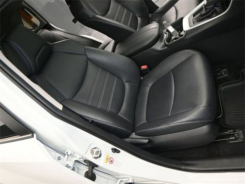 Used 2019 Toyota RAV4 XLE Premium w/ Advanced Technology Package image 18