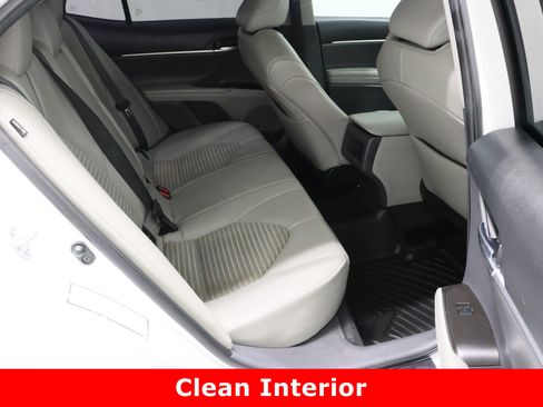 Used 2023 Toyota Camry SE image 31