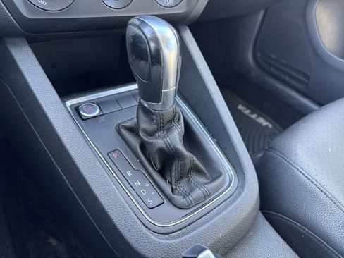 Used 2017 Volkswagen Jetta SE image 19