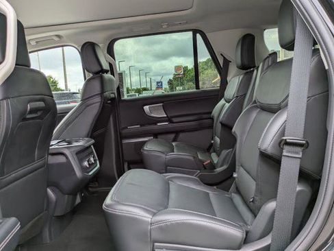 Certified 2025 Ford Expedition Platinum AWD/4WD image 14