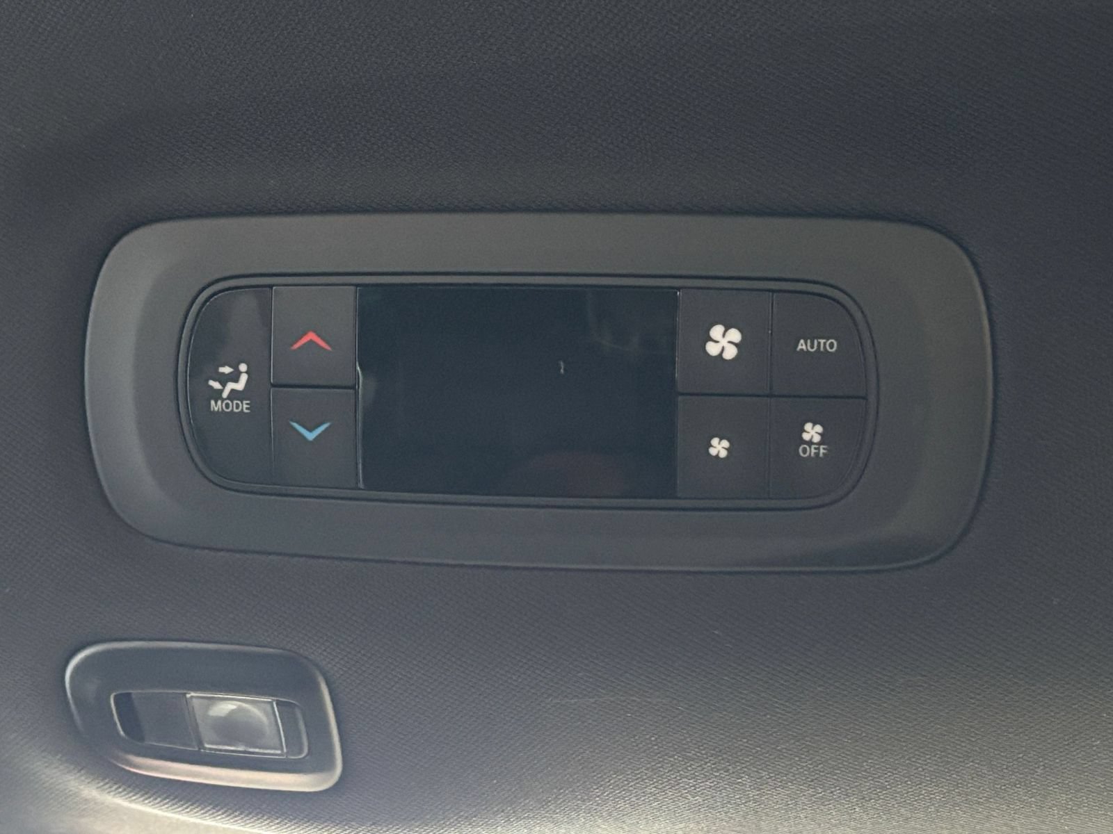 Used 2025 Chrysler Pacifica Limited FWD image 25