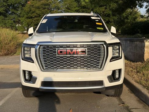Used 2023 GMC Yukon Denali RWD image 2