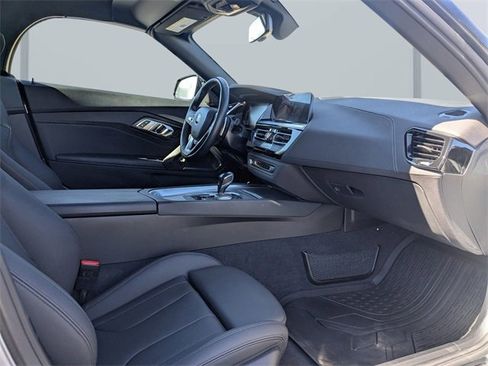 Used 2020 BMW Z4 sDrive30i w/ Convenience Package image 16