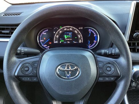 Used 2025 Toyota RAV4 XLE AWD/4WD image 27