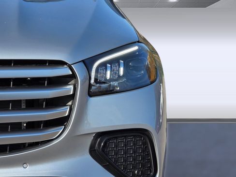 Used 2026 Mercedes-Benz GLS 450 4MATIC image 10