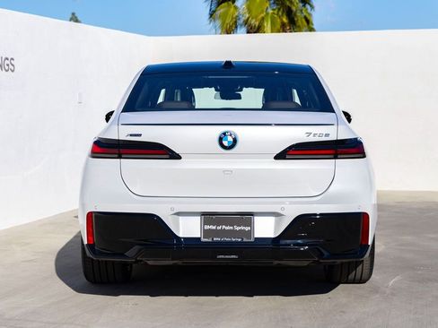 New 2026 BMW 750e xDrive image 7