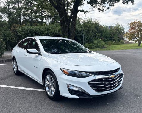 Used 2024 Chevrolet Malibu LT FWD image 2