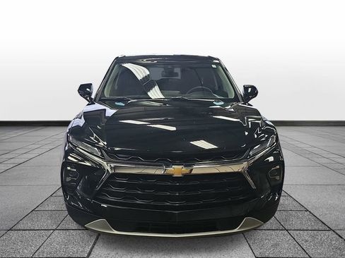 Used 2025 Chevrolet Blazer LT AWD/4WD image 2