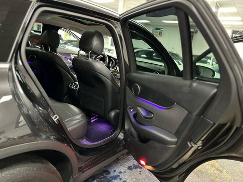 Used 2020 Mercedes-Benz GLC 300 4MATIC image 35