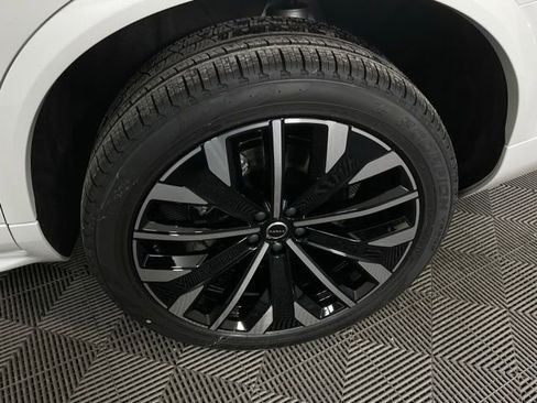 New 2026 Volvo XC90 B6 Ultra w/ Protection Package image 40