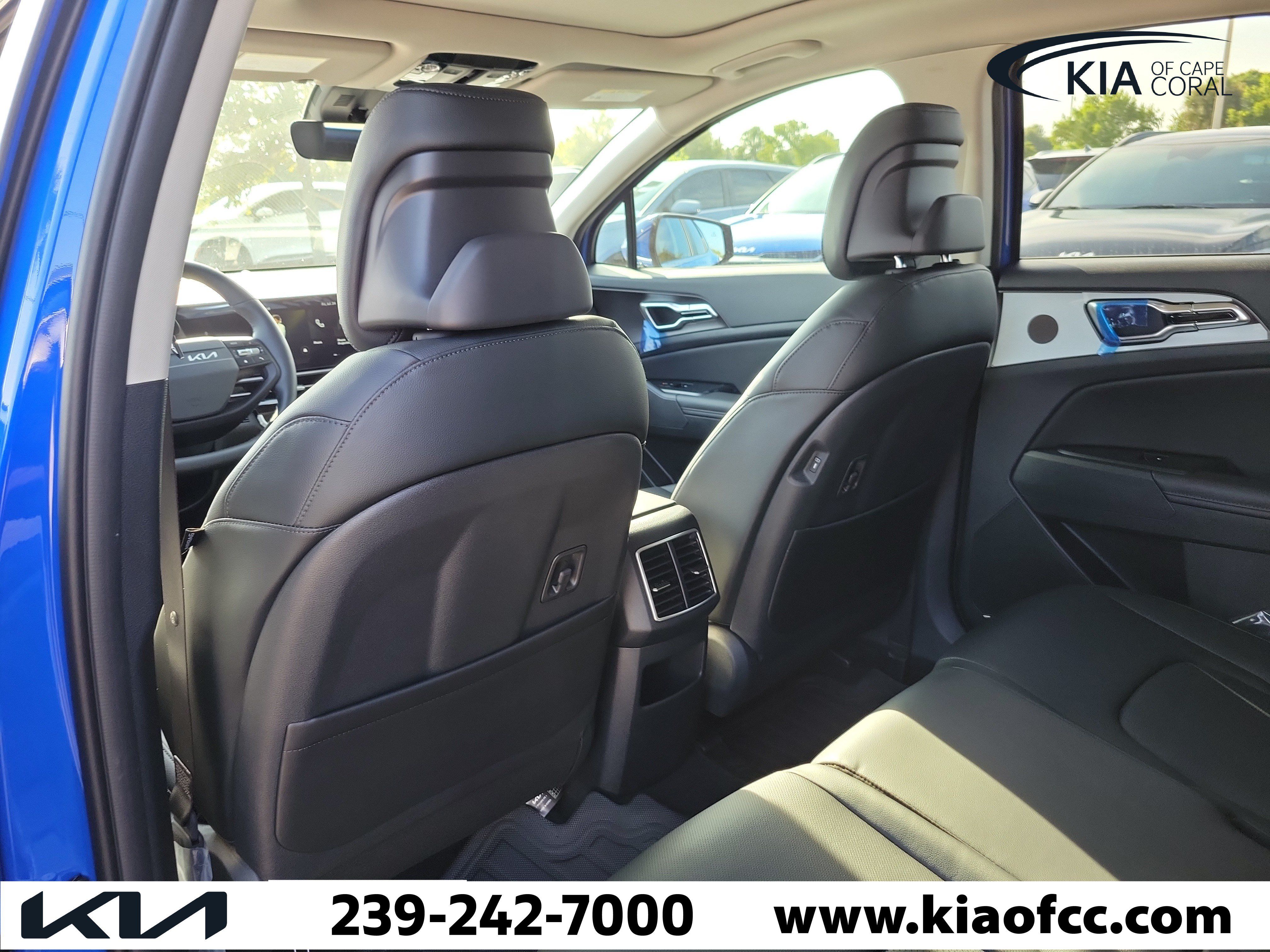 New 2026 Kia Sportage EX w/ EX Panorama Roof Package FWD image 13