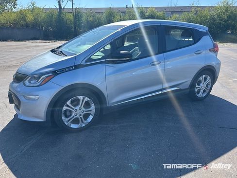 Used 2018 Chevrolet Bolt LT image 2