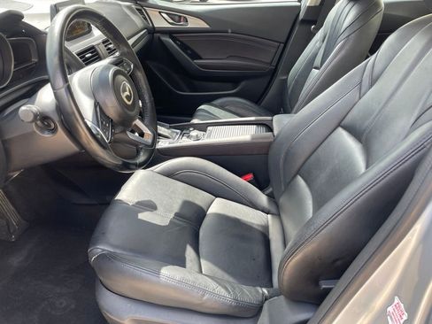 Used 2018 MAZDA MAZDA3 Touring FWD image 9