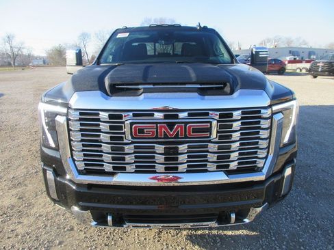 New 2026 GMC Sierra 3500 Denali w/ Denali Reserve Package AWD/4WD image 11