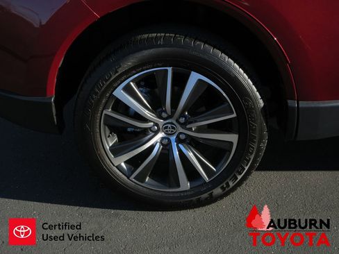Certified 2024 Toyota Venza LE image 3