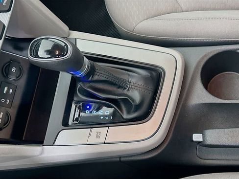 Used 2020 Hyundai Elantra SEL w/ Convenience Package (C2) image 16